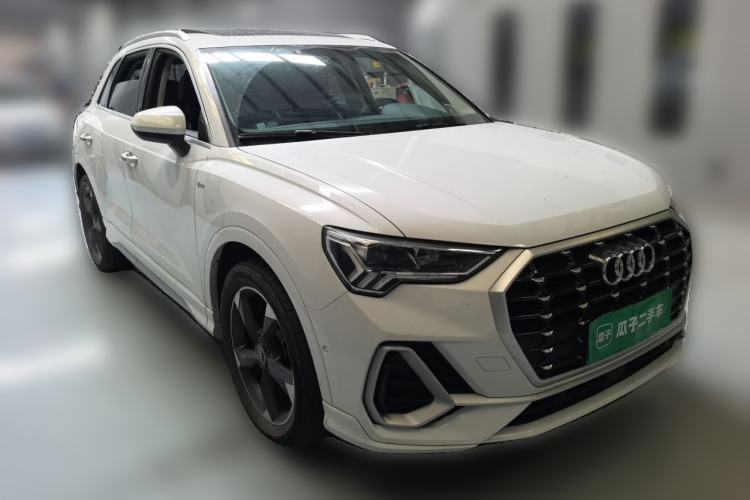 Used Audi Q3 2022 35 TFSI Fashion Dynamic Model Front Right 45 Deg
