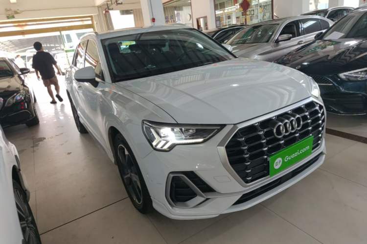 Used Audi Q3 2022 35 TFSI Fashion Dynamic Model Front Right 45 Deg