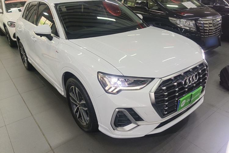 Used Audi Q3 2022 35 TFSI Progressive Dynamic Edition Front Right 45 Deg