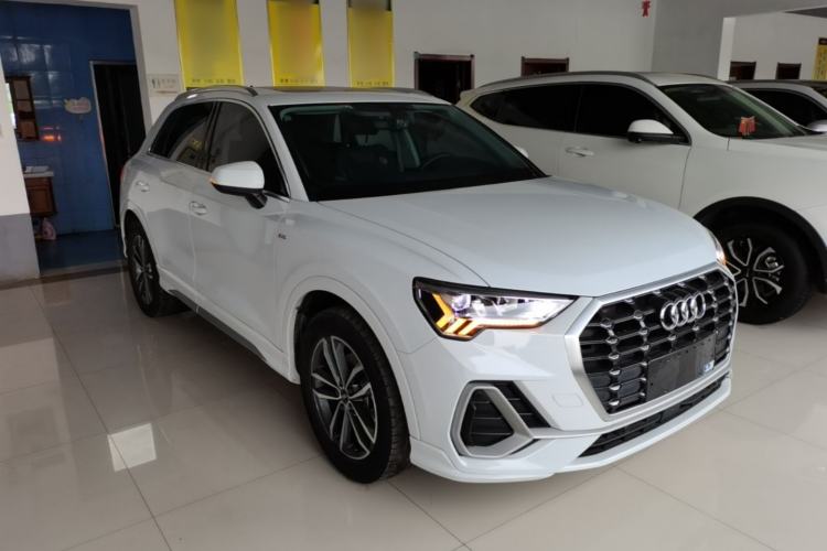 Used Audi Q3 2022 35 TFSI Progressive Dynamic Edition Front Right 45 Deg