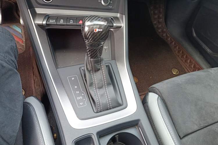 Used Audi Q3 2022 35 TFSI Fashion Dynamic Model Gear Lever