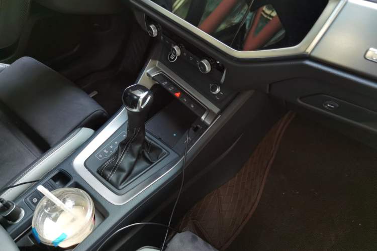 Used Audi Q3 2022 35 TFSI Fashion Dynamic Model Gear Lever