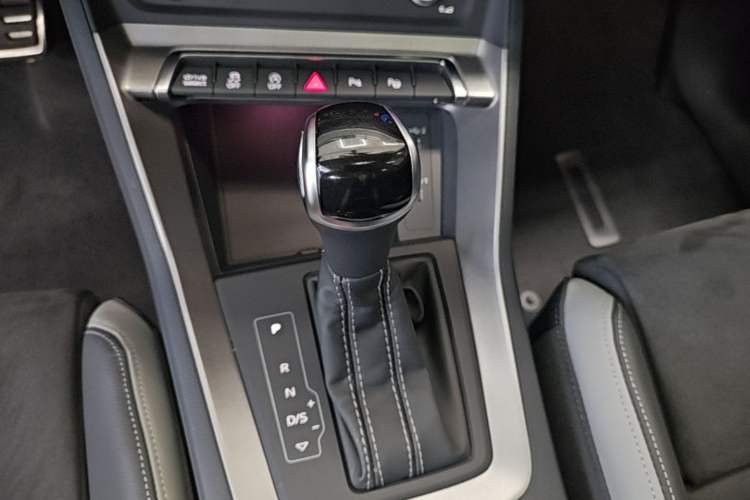 Used Audi Q3 2022 40 TFSI Fashion Dynamic Model Gear Lever