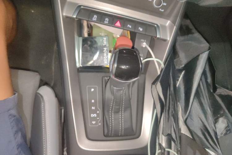 Used Audi Q3 2022 35 TFSI Fashion Dynamic Model Gear Lever