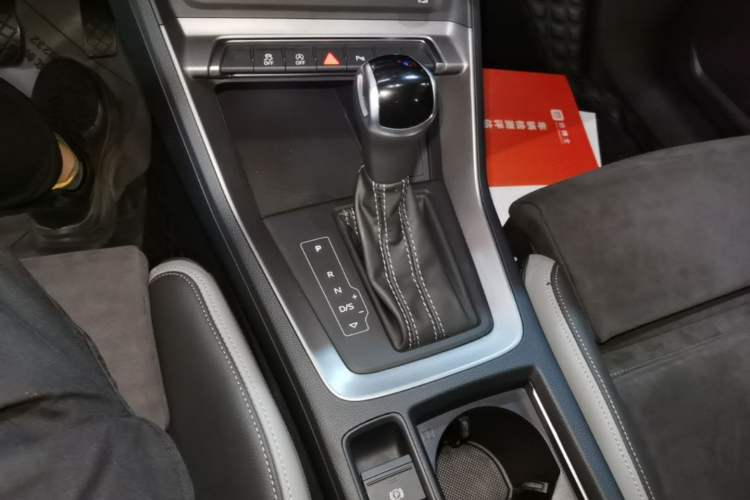 Used Audi Q3 2022 35 TFSI Progressive Dynamic Edition Gear Lever