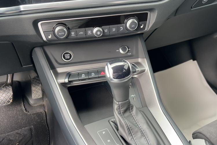 Used Audi Q3 2022 35 TFSI Fashion Dynamic Model Gear Lever