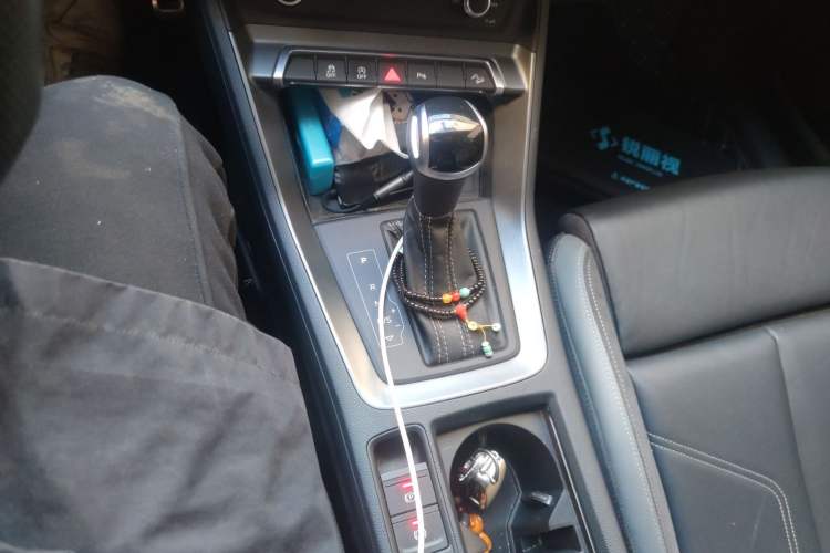 Used Audi Q3 2022 45 TFSI quattro Fashion Dynamic Model Gear Lever