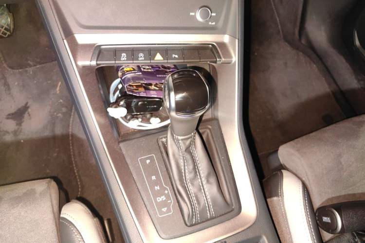 Used Audi Q3 2022 35 TFSI Progressive Dynamic Edition Gear Lever