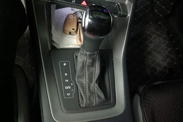 Used Audi Q3 2022 35 TFSI Fashion Dynamic Model Gear Lever