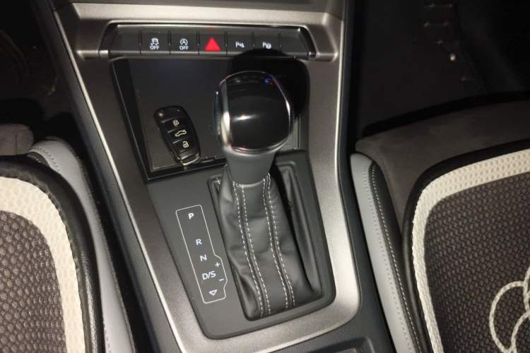 Used Audi Q3 2022 35 TFSI Fashion Dynamic Model Gear Lever