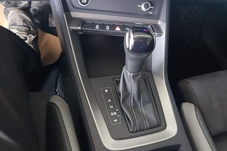 Used Audi Q3 2022 35 TFSI Fashion Dynamic Model Gear Lever