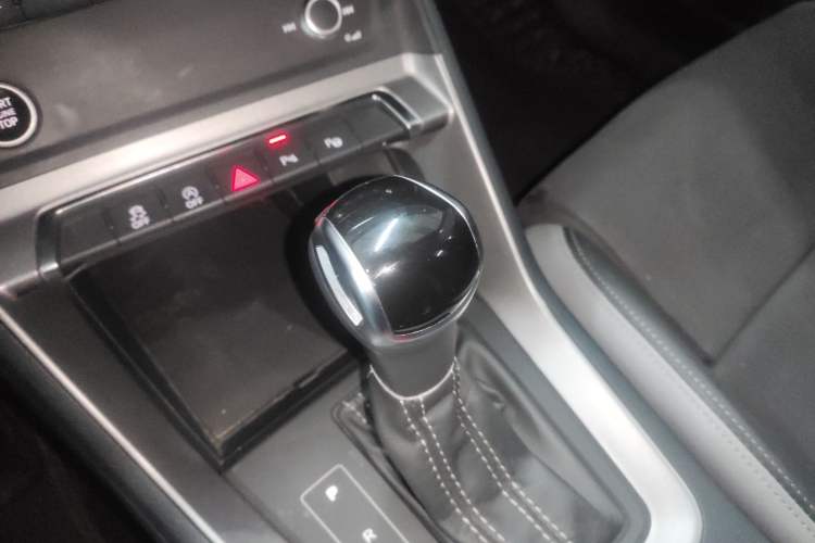 Used Audi Q3 2022 35 TFSI Fashion Dynamic Model Gear Lever