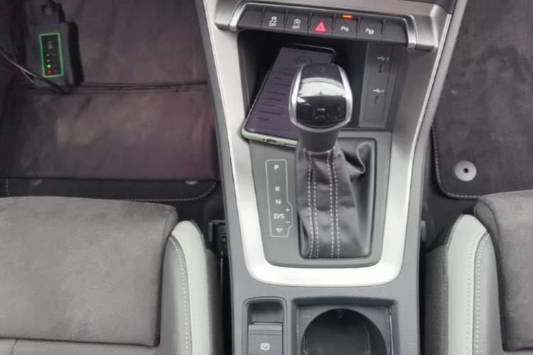 Used Audi Q3 2022 35 TFSI Fashion Dynamic Model Gear Lever