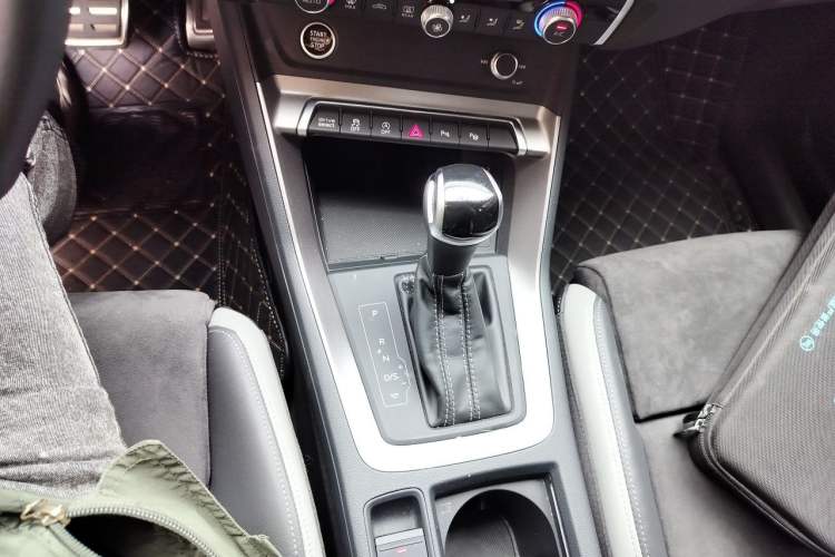 Used Audi Q3 2022 40 TFSI Fashion Dynamic Model Gear Lever