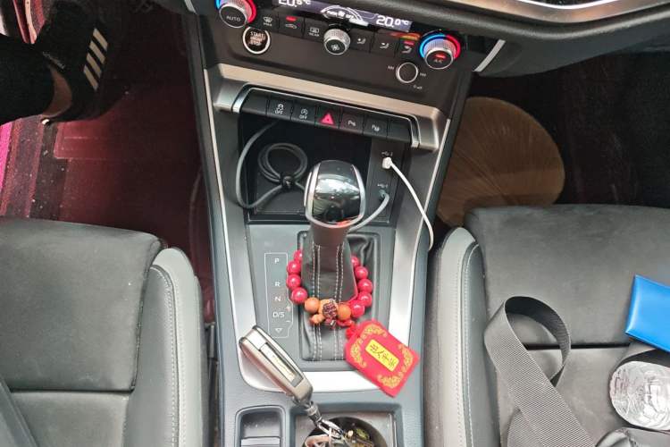 Used Audi Q3 2022 35 TFSI Fashion Dynamic Model Gear Lever