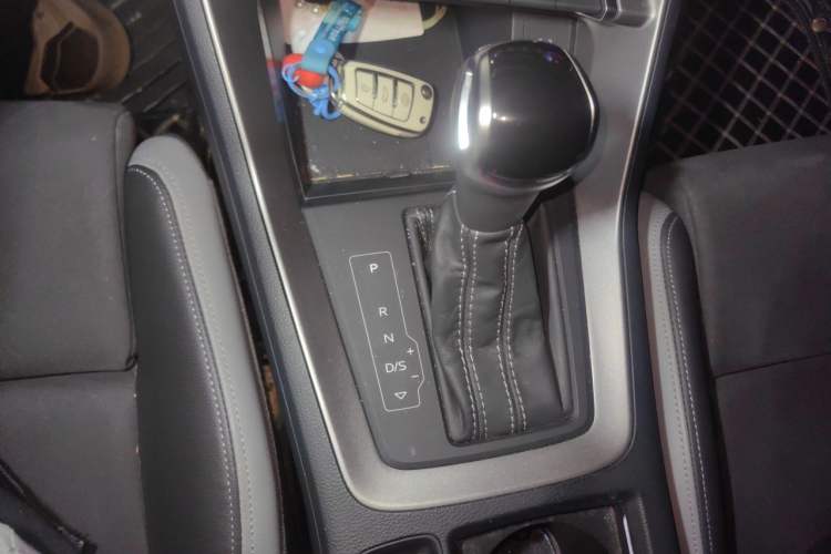 Used Audi Q3 2022 35 TFSI Fashion Dynamic Model Gear Lever