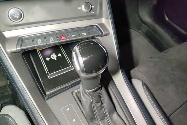Used Audi Q3 2022 35 TFSI Fashion Dynamic Model Gear Lever