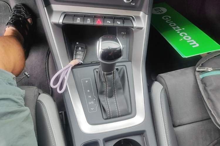 Used Audi Q3 2022 35 TFSI Fashion Dynamic Model Gear Lever