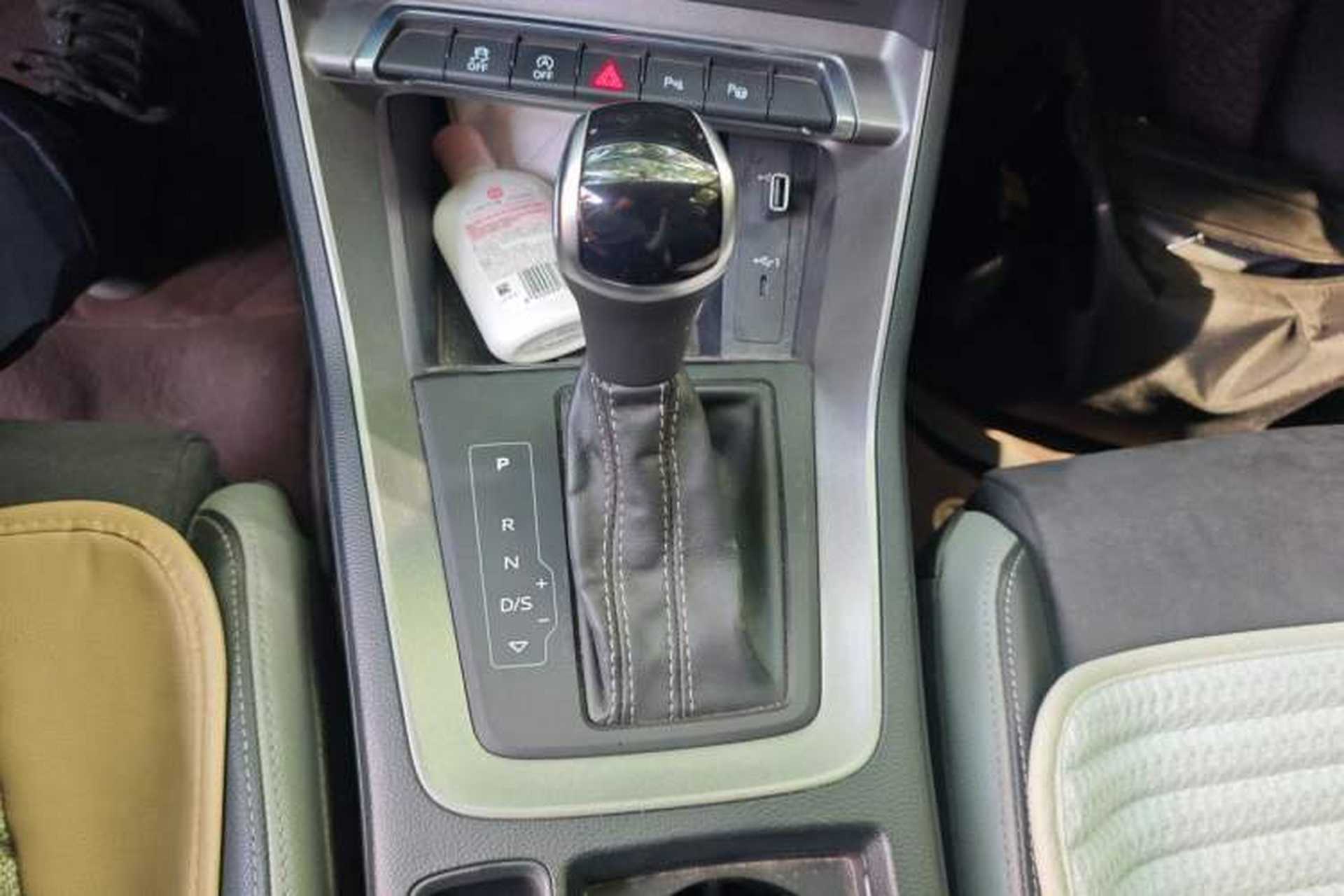 Used Audi Q3 2022 35 TFSI Fashion Dynamic Model Gear Lever