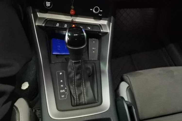 Used Audi Q3 2022 35 TFSI Fashion Dynamic Model Gear Lever