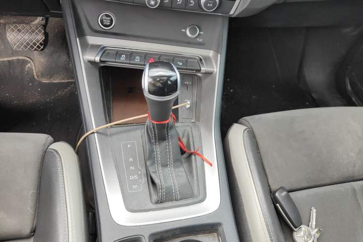 Used Audi Q3 2022 35 TFSI Fashion Dynamic Model Gear Lever