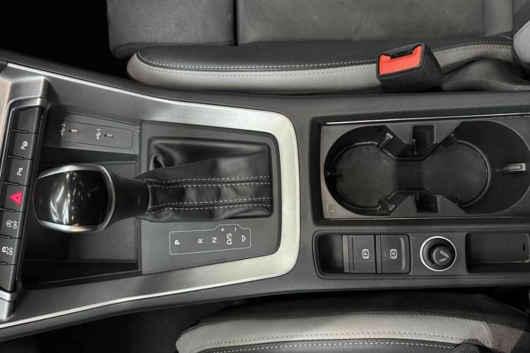 Used Audi Q3 2022 35 TFSI Fashion Dynamic Model Gear Lever