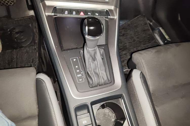 Used Audi Q3 2022 35 TFSI Fashion Dynamic Model Gear Lever