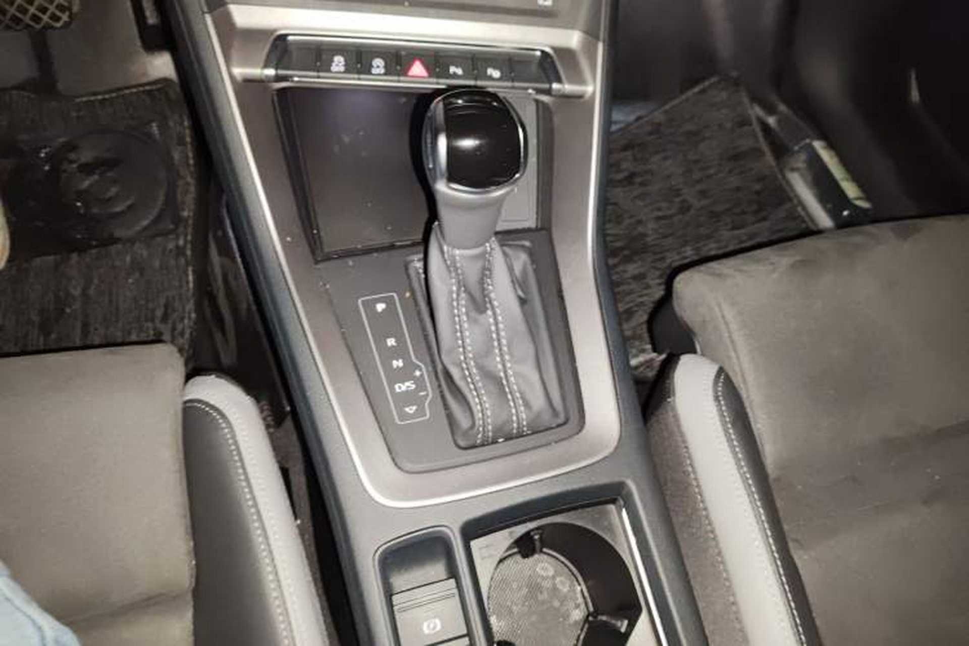 Used Audi Q3 2022 35 TFSI Fashion Dynamic Model Gear Lever