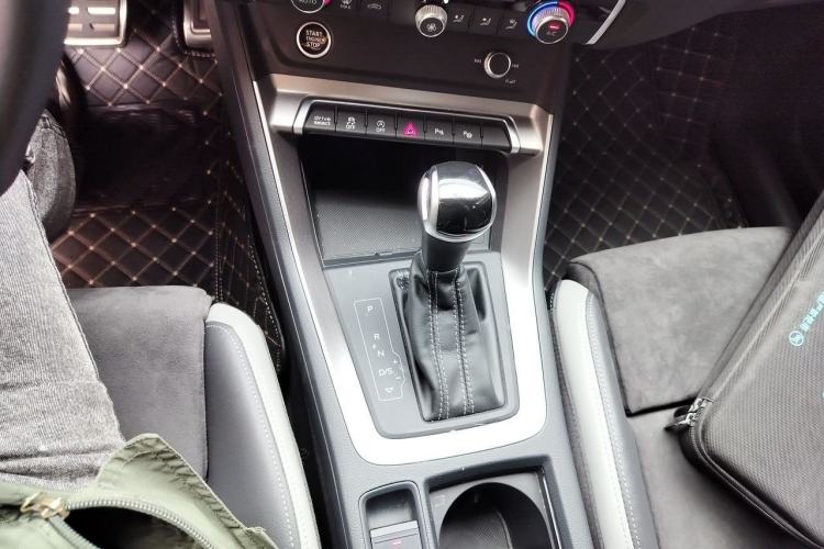 Used Audi Q3 2022 40 TFSI Fashion Dynamic Model Gear Lever