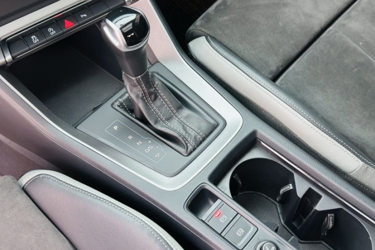 Used Audi Q3 2022 35 TFSI Progressive Dynamic Edition Gear Lever