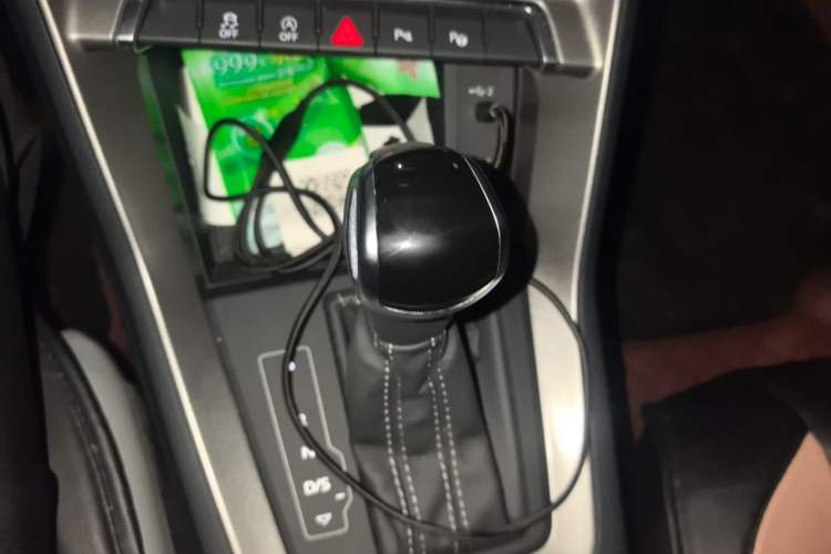 Used Audi Q3 2022 35 TFSI Fashion Dynamic Model Gear Lever