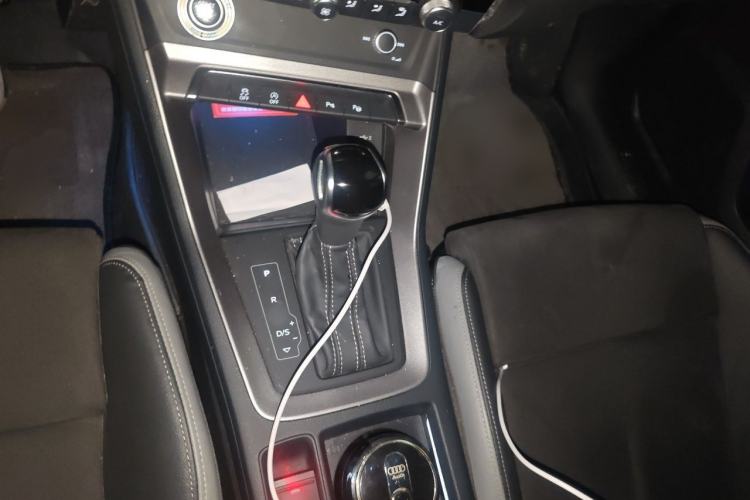 Used Audi Q3 2022 35 TFSI Fashion Dynamic Model Gear Lever