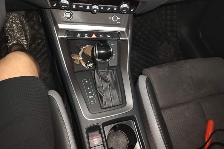 Used Audi Q3 2022 35 TFSI Fashion Dynamic Model Gear Lever