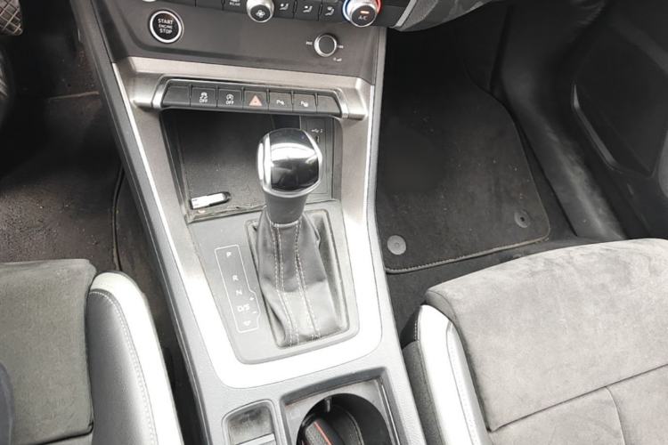 Used Audi Q3 2022 35 TFSI Fashion Dynamic Model Gear Lever