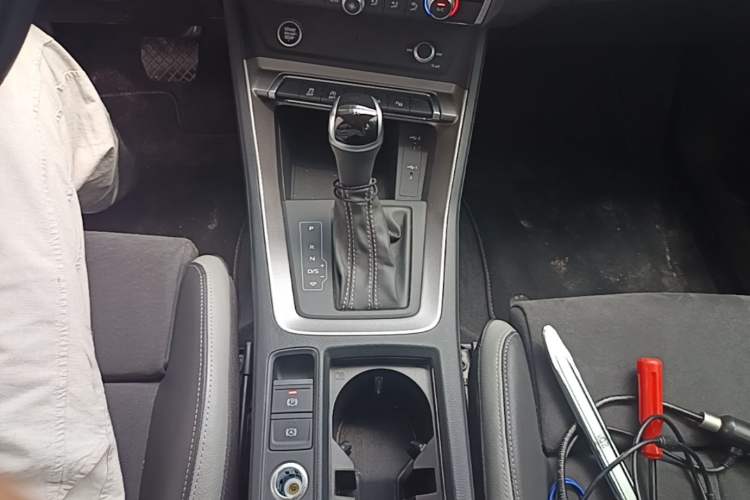 Used Audi Q3 2022 35 TFSI Fashion Dynamic Model Gear Lever