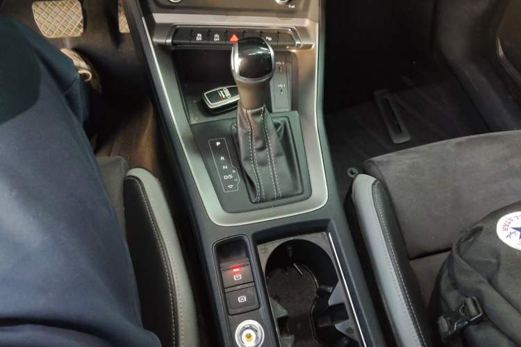 Used Audi Q3 2022 35 TFSI Fashion Dynamic Model Gear Lever