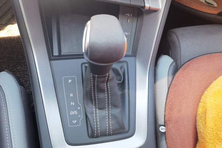 Used Audi Q3 2022 35 TFSI Progressive Dynamic Edition Gear Lever