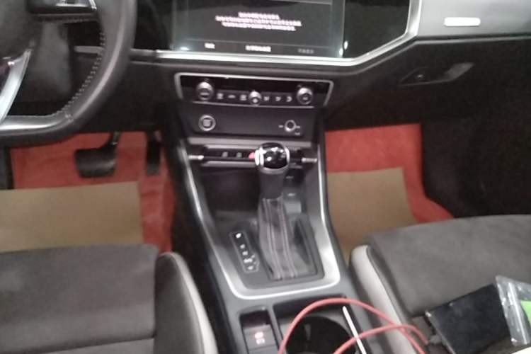 Used Audi Q3 2022 35 TFSI Fashion Dynamic Model Gear Lever