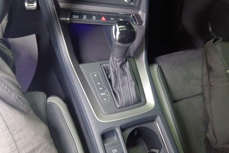 Used Audi Q3 2022 40 TFSI Fashion Dynamic Model Gear Lever