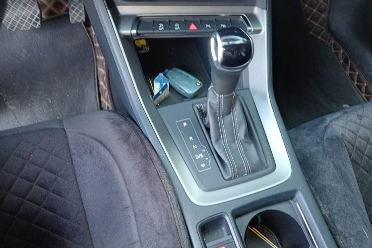 Used Audi Q3 2022 35 TFSI Fashion Dynamic Model Gear Lever