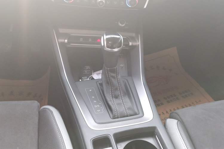 Used Audi Q3 2022 35 TFSI Fashion Dynamic Model Gear Lever