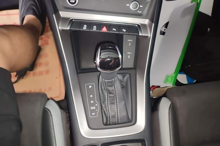Used Audi Q3 2022 35 TFSI Fashion Dynamic Model Gear Lever