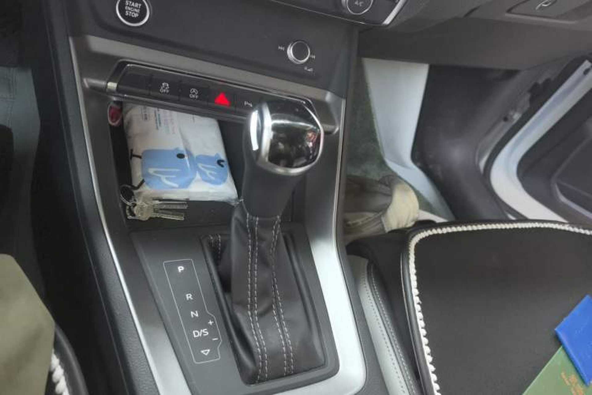 Used Audi Q3 2022 35 TFSI Fashion Dynamic Model Gear Lever