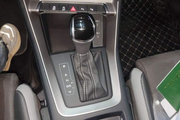 Used Audi Q3 2022 35 TFSI Fashion Dynamic Model Gear Lever