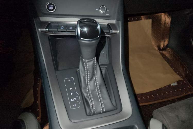 Used Audi Q3 2022 35 TFSI Fashion Dynamic Model Gear Lever