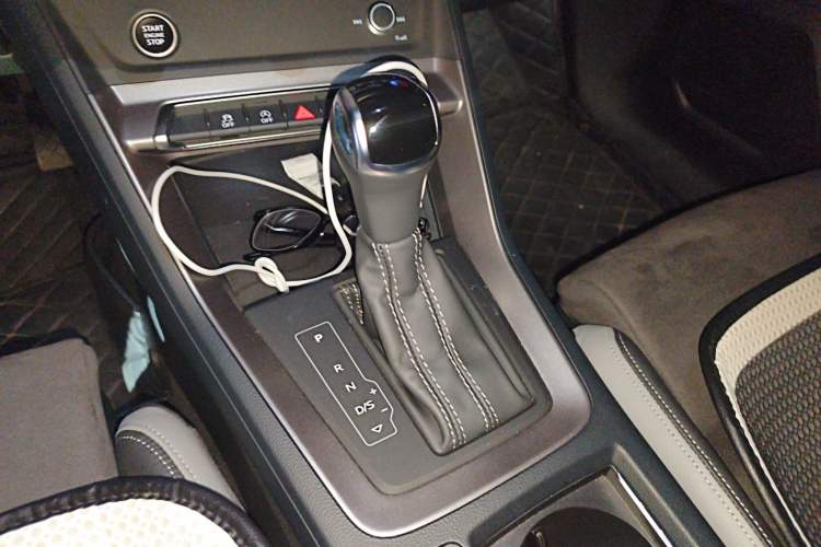 Used Audi Q3 2022 35 TFSI Fashion Dynamic Model Gear Lever