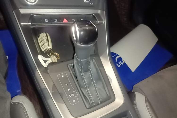 Used Audi Q3 2022 35 TFSI Fashion Dynamic Model Gear Lever