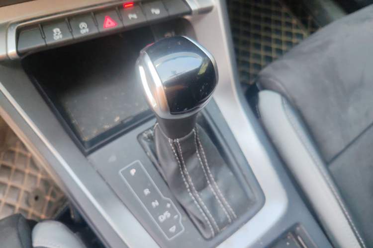 Used Audi Q3 2022 35 TFSI Fashion Dynamic Model Gear Lever