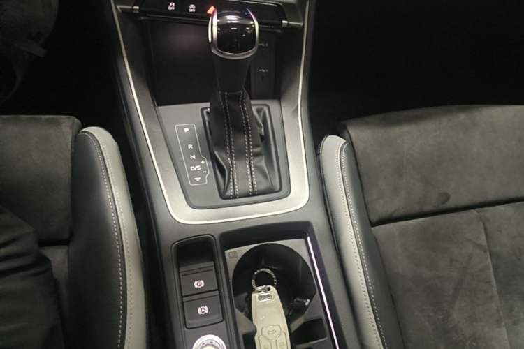 Used Audi Q3 2022 35 TFSI Progressive Dynamic Edition Gear Lever