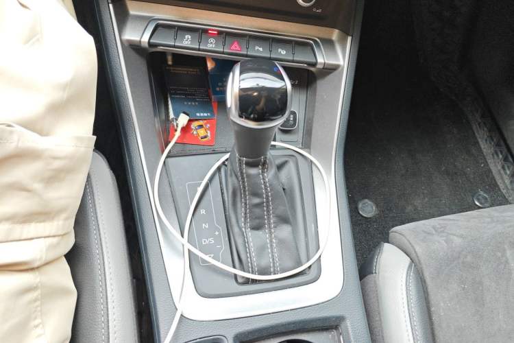 Used Audi Q3 2022 35 TFSI Fashion Dynamic Model Gear Lever